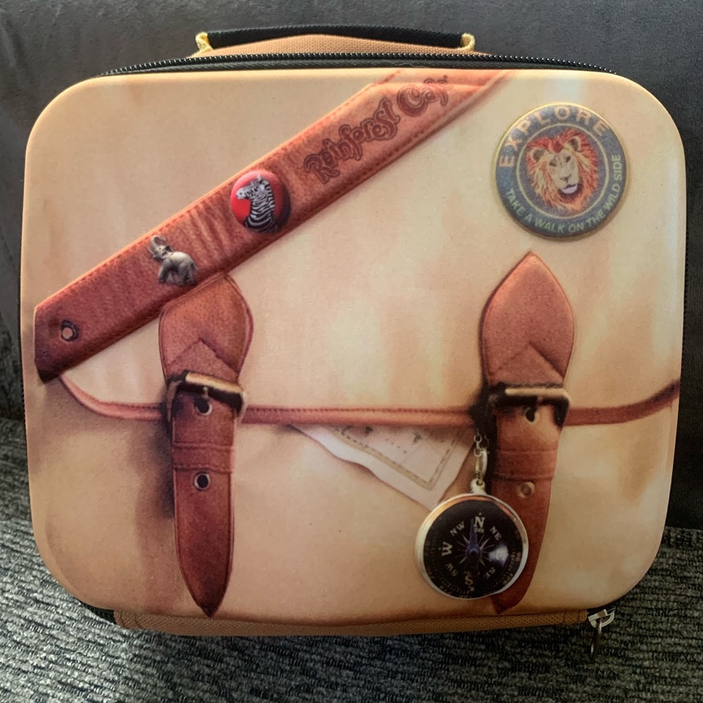 NWT Vintage Rainforest Cafe Junior Zookeeper 3D Lunchbox.